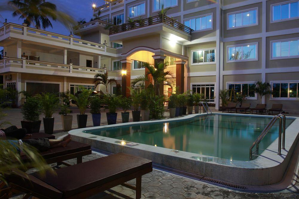 White Beach Hotel 시아누크빌 외부 사진