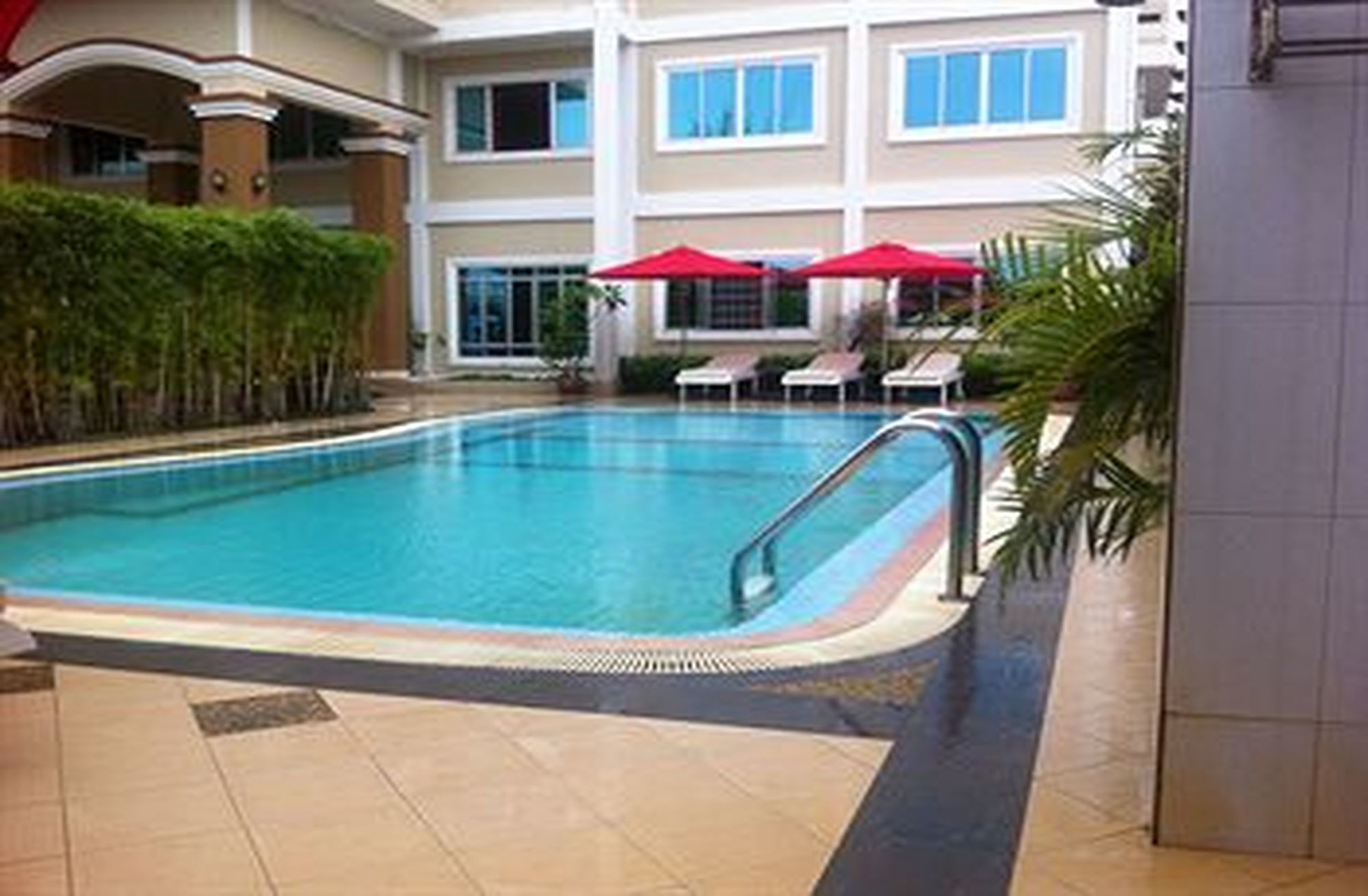 White Beach Hotel 시아누크빌 외부 사진