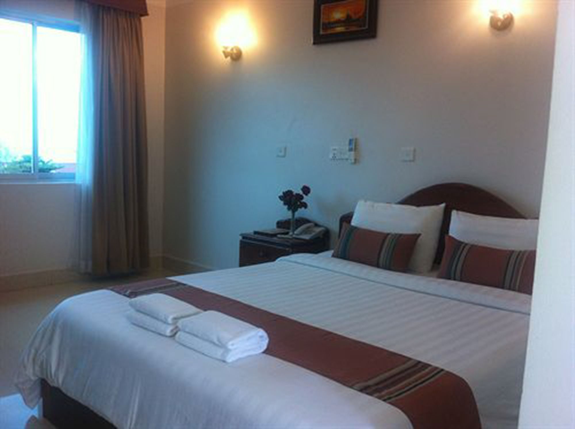White Beach Hotel 시아누크빌 외부 사진