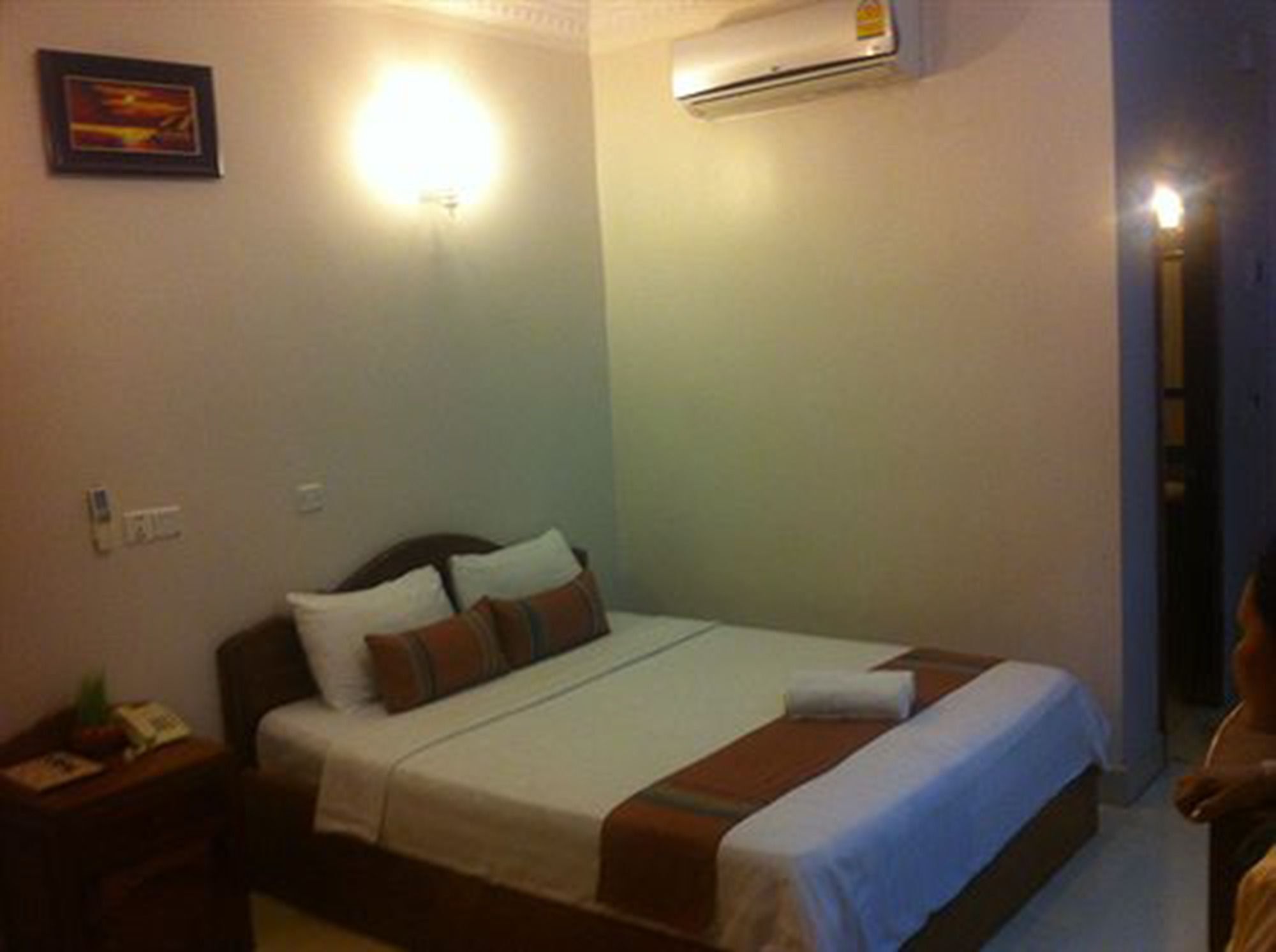 White Beach Hotel 시아누크빌 외부 사진