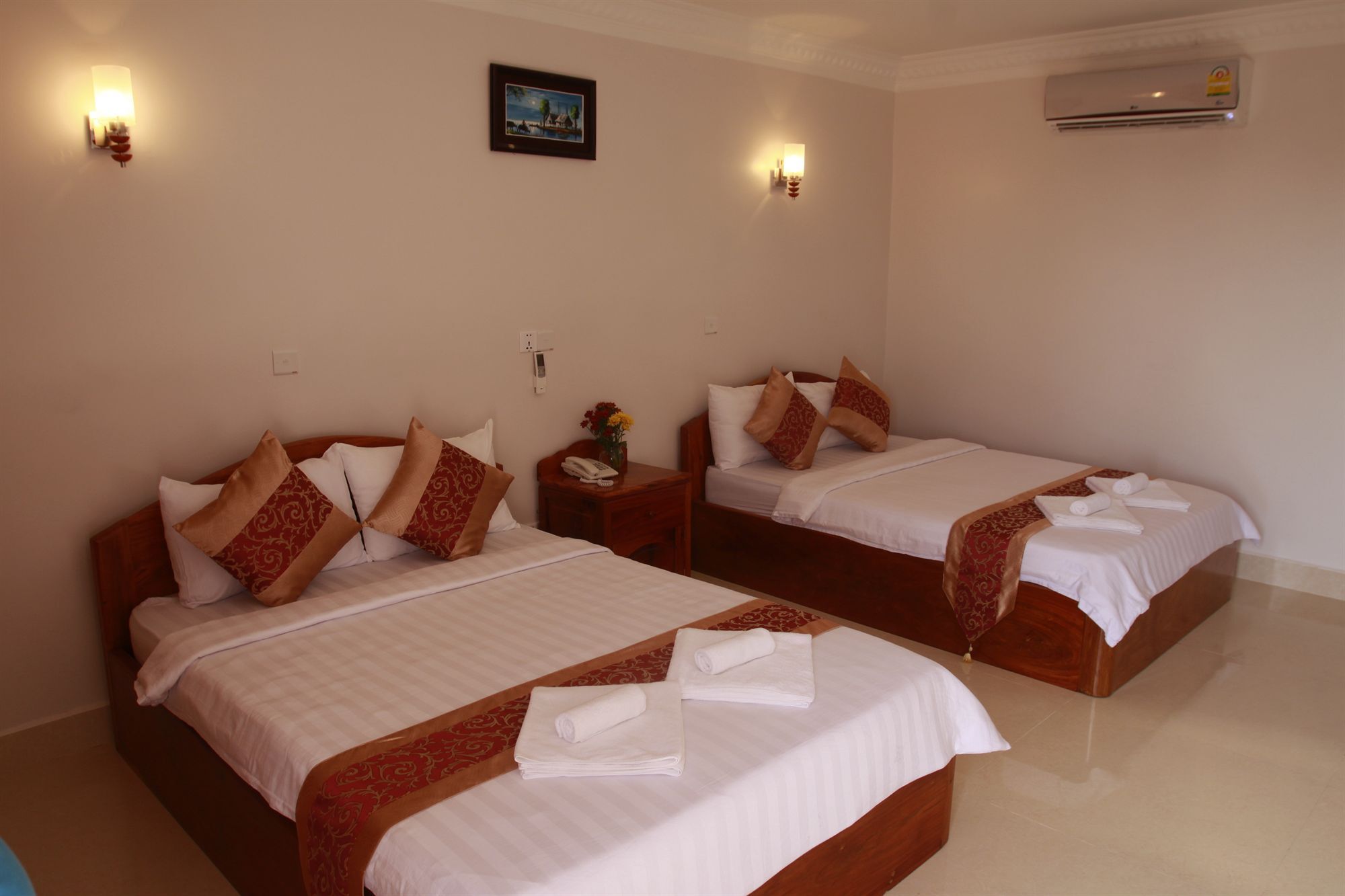White Beach Hotel 시아누크빌 외부 사진